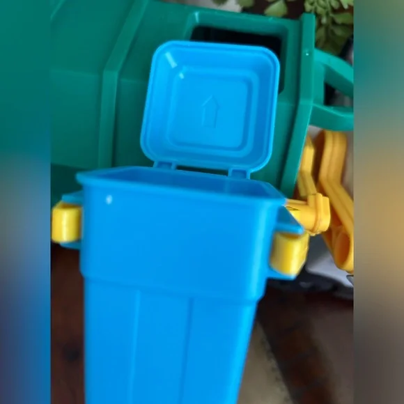 Toy recycle truck - Picture 3 of 5